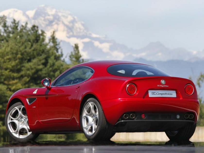 Купе Alfa Romeo 8c.