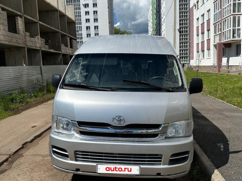 Toyota hiace h 200