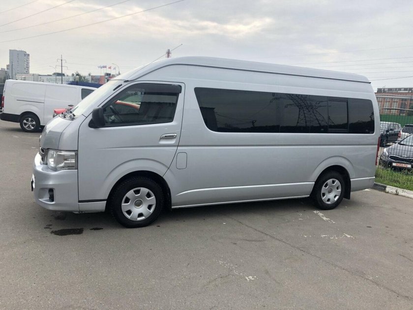 Toyota Hiace h200 Рестайлинг