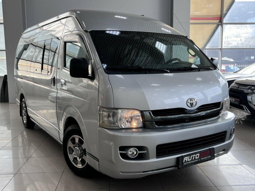 Toyota Hiace 2010