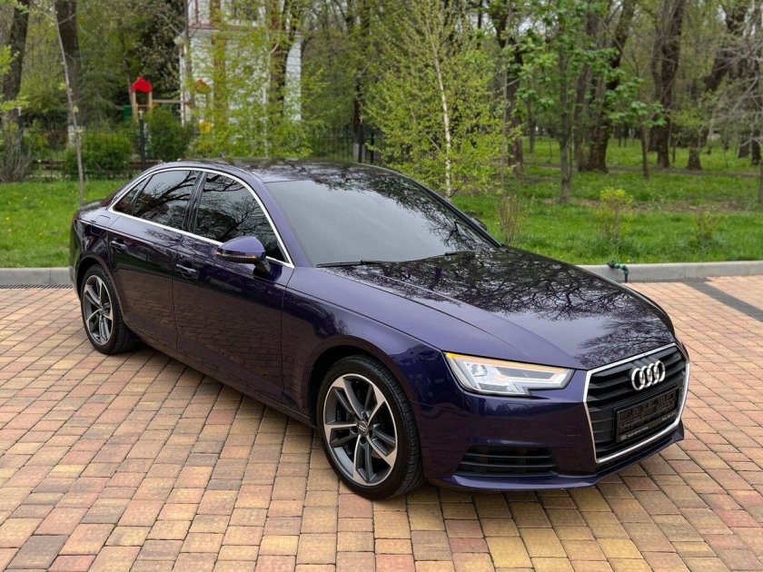 Ауди а 4 2017 года