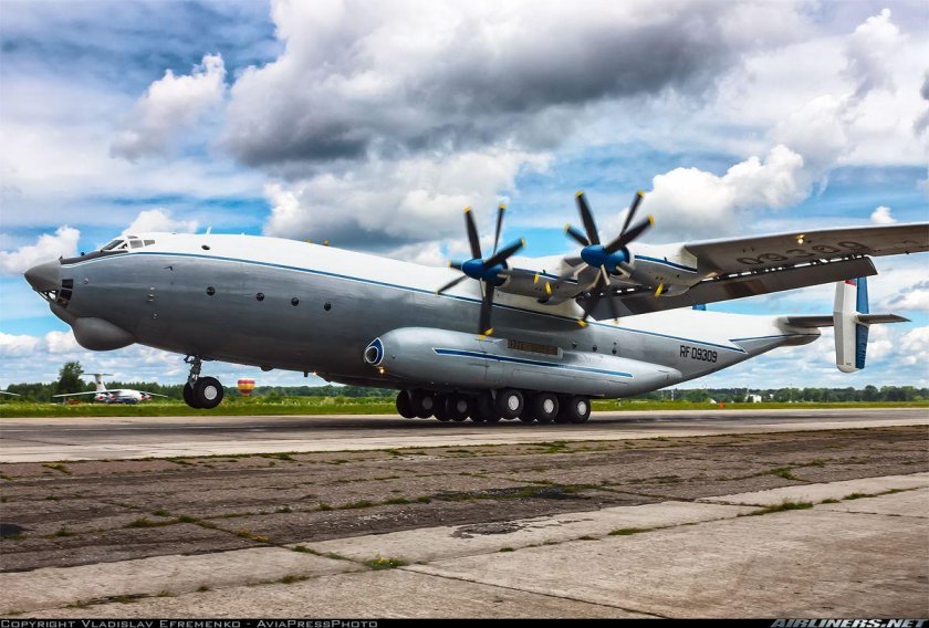 Самолёт Антей АН-22