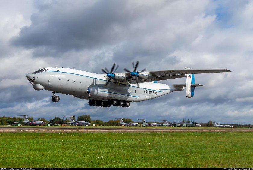 Самолёт ан 22 антей