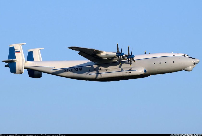 Самолет ан 22