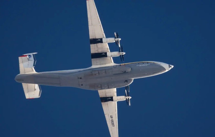 Самолет АН 22