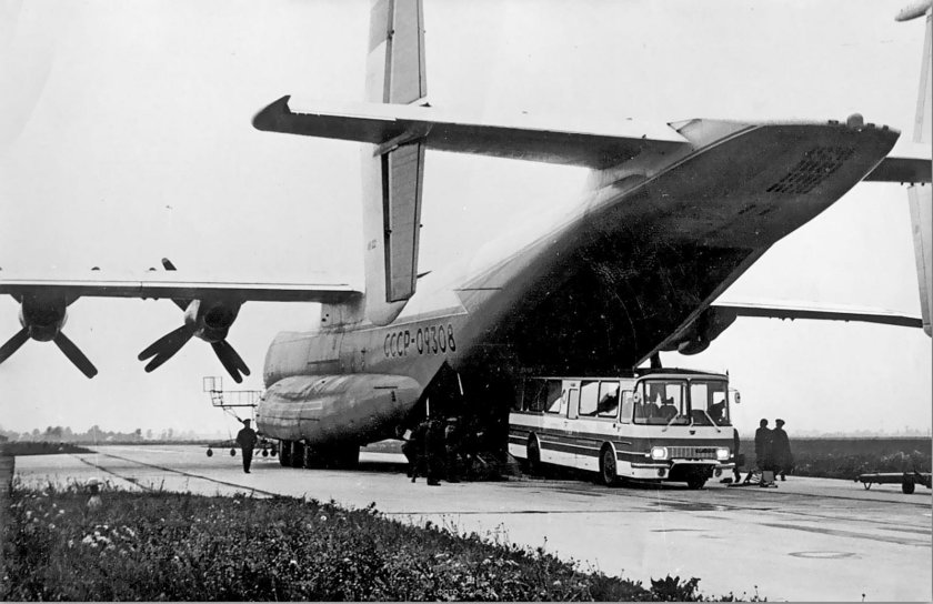 Самолёт Антей АН-22