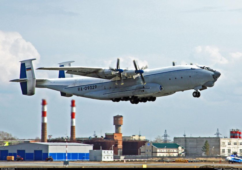 Самолёт ан 22 антей