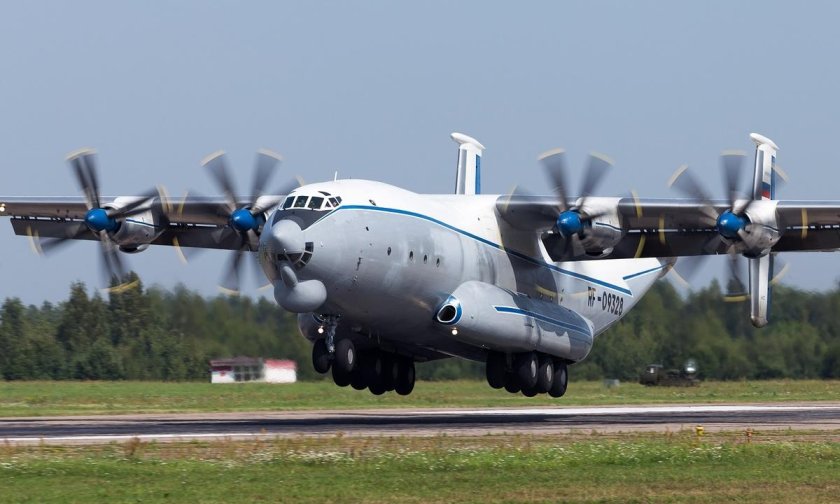 Турбовинтовой АН 22 самолет турбовинтовой