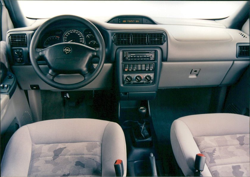 Опель Синтра 2.2