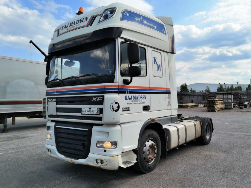 Купить седельный тягач Даф бу зима 2012 год