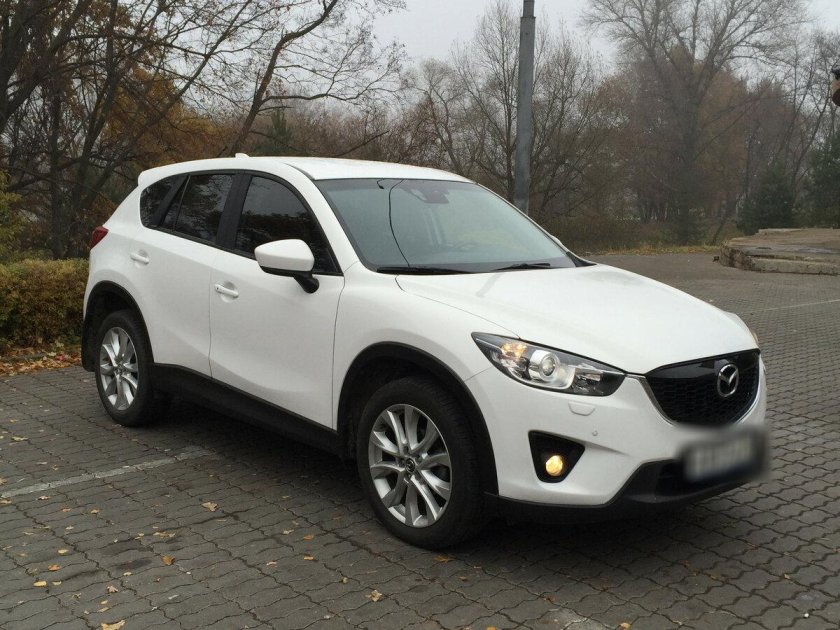 Мазда белая джип