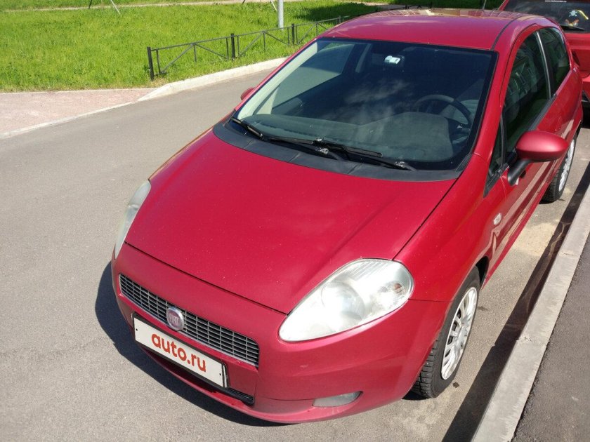 Фиат Пунто красный