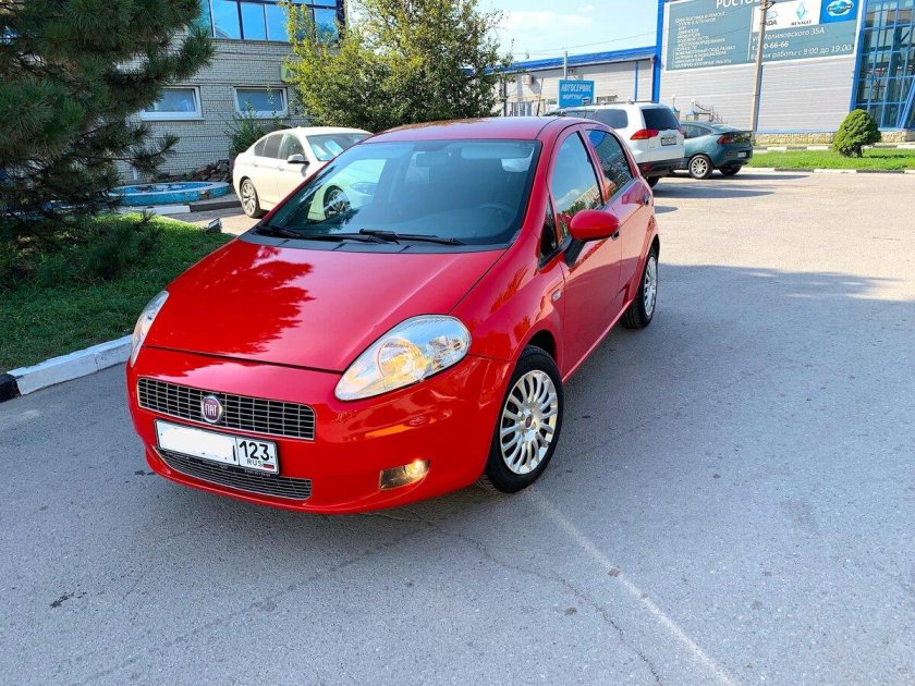 Фиат Пунто красный