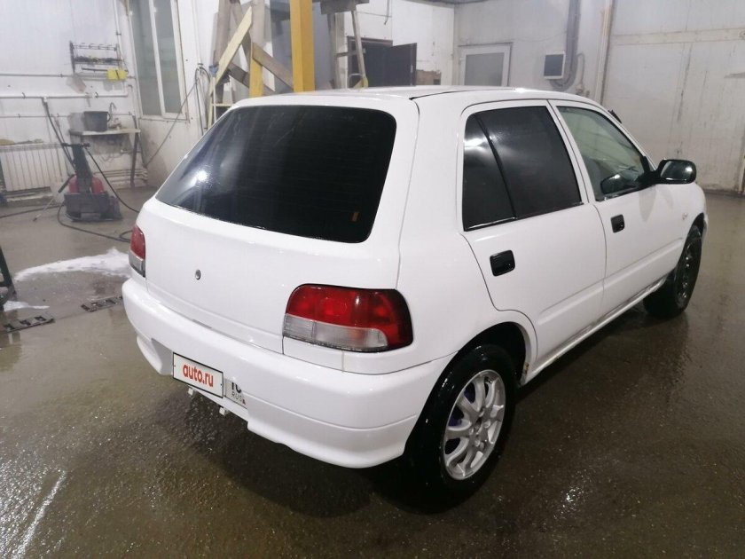 Daihatsu charade g200