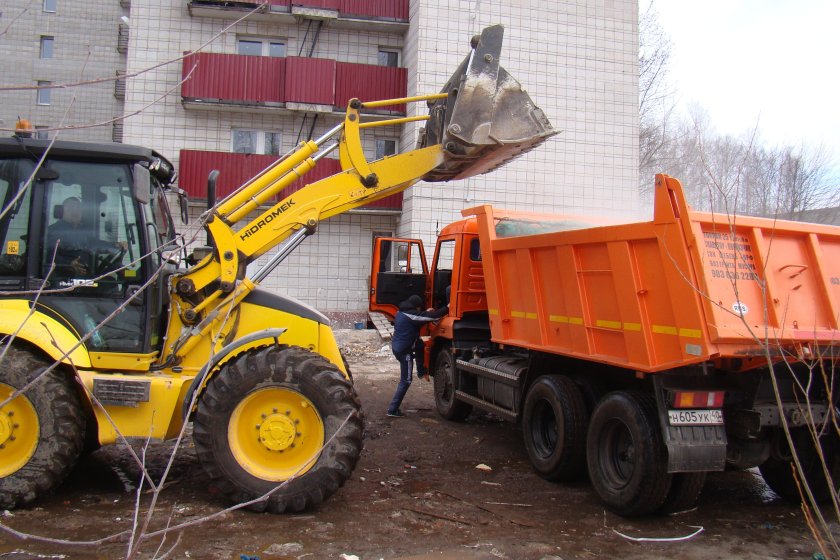 JCB грузит КАМАЗ