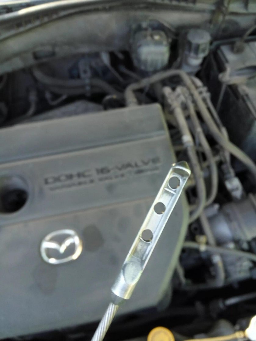 Масляный щуп Мазда 6