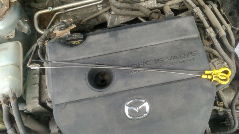 Мазда 3 2.0 масляный щуп