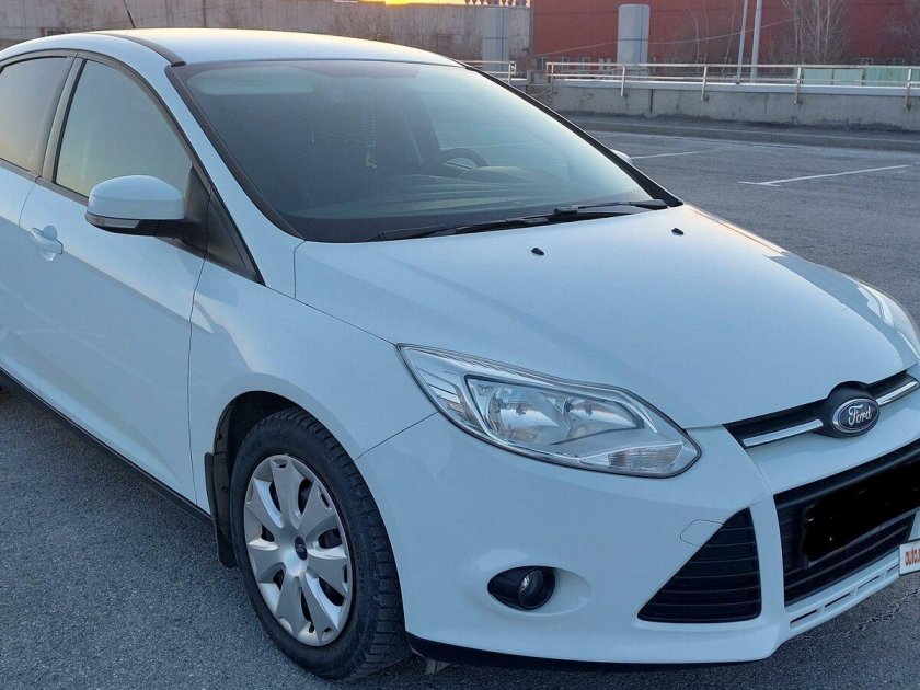 Ford Focus 3 2013 белый Хэтчбэк