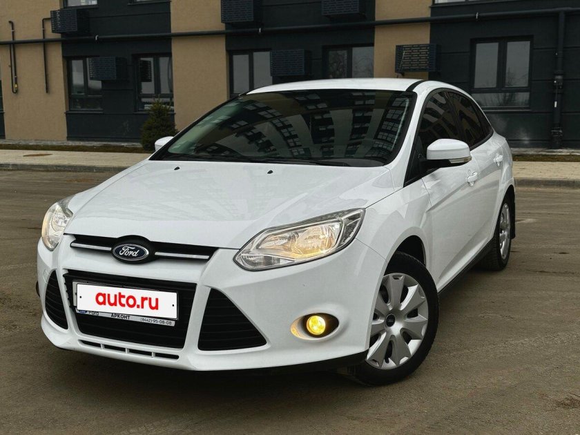 Форд фокус 2012 года белый
