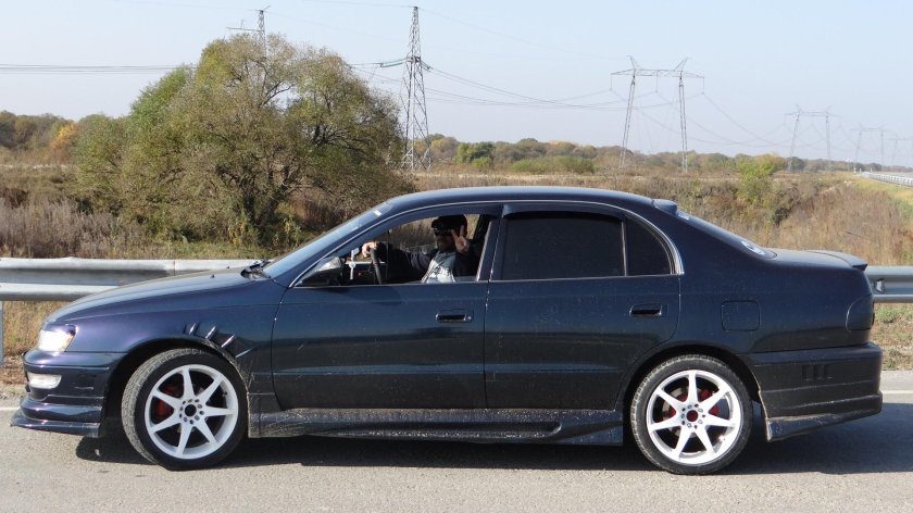 Тойота корона бочка на 17 колесах