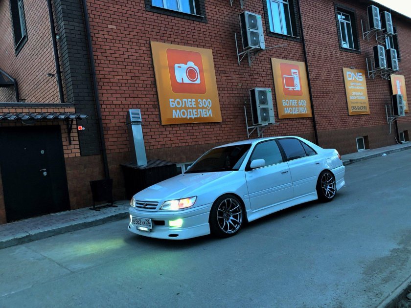 Toyota Corona Premio stance