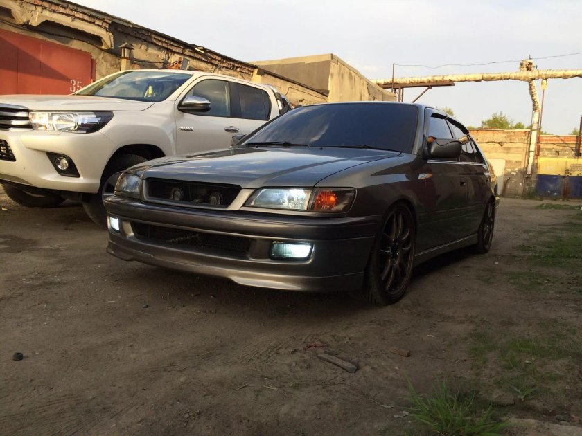 Toyota Corona st190 черная