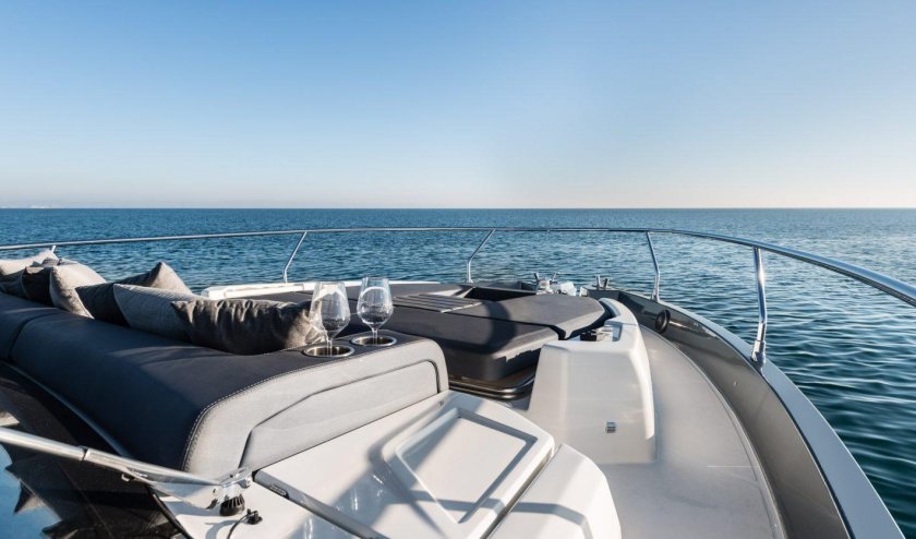 Моторная яхта