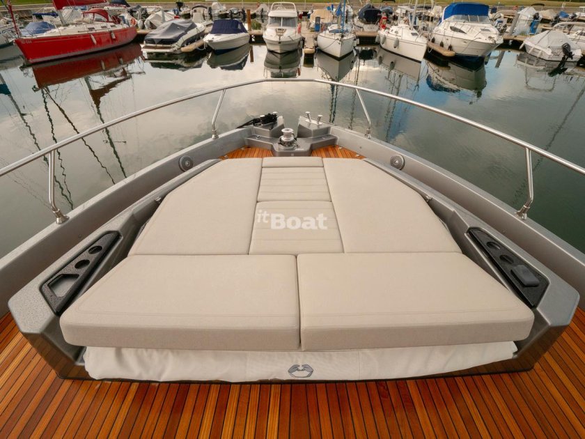 Моторный катер