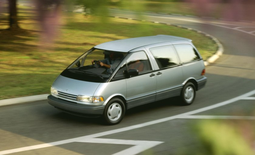 Тойота Превия 2000