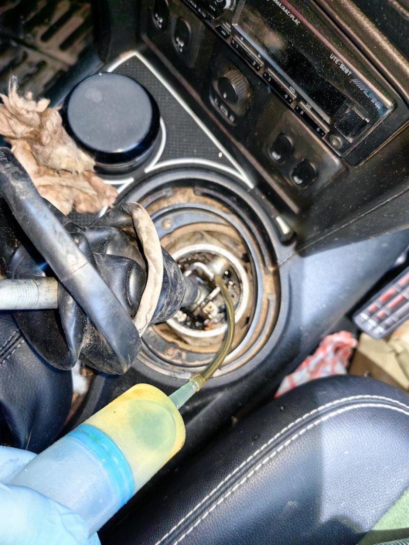 Включение задней передачи Нива