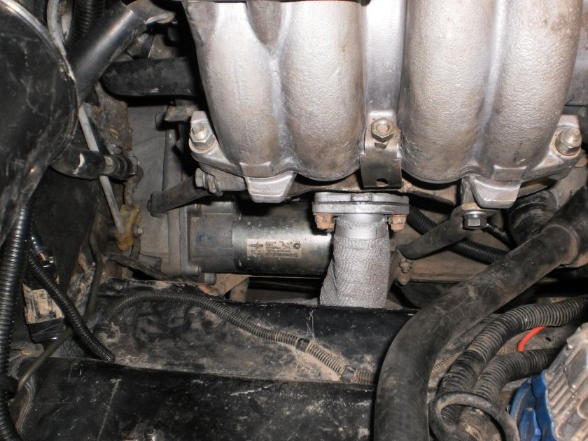 Крепление выпускного коллектора Нива Шевроле