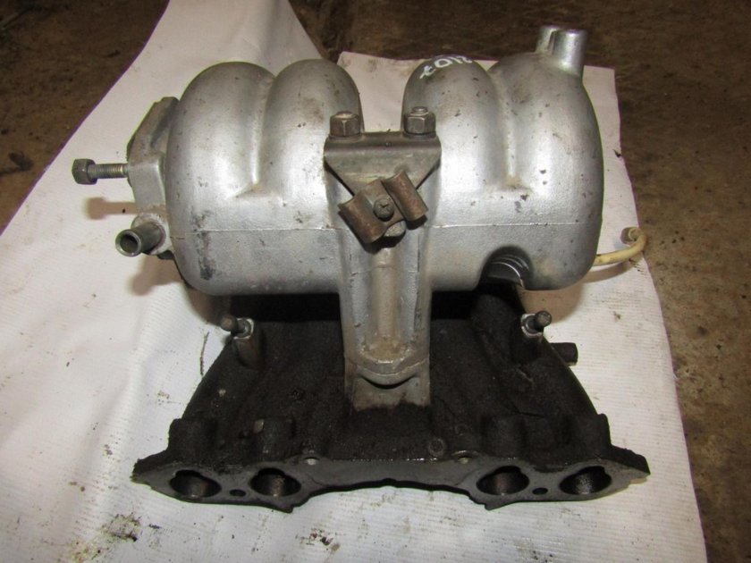 Впускной коллектор Нива