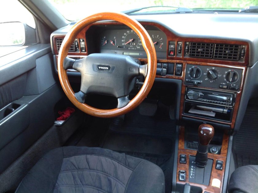 Вольво 960 салон
