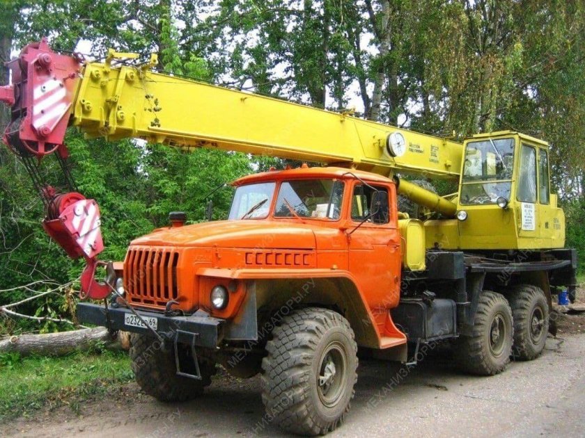 Кран автомобильный Урал КС-35714