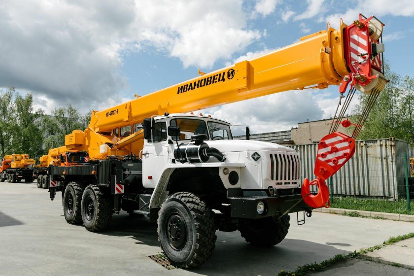 Автомобильный кран КС-45717