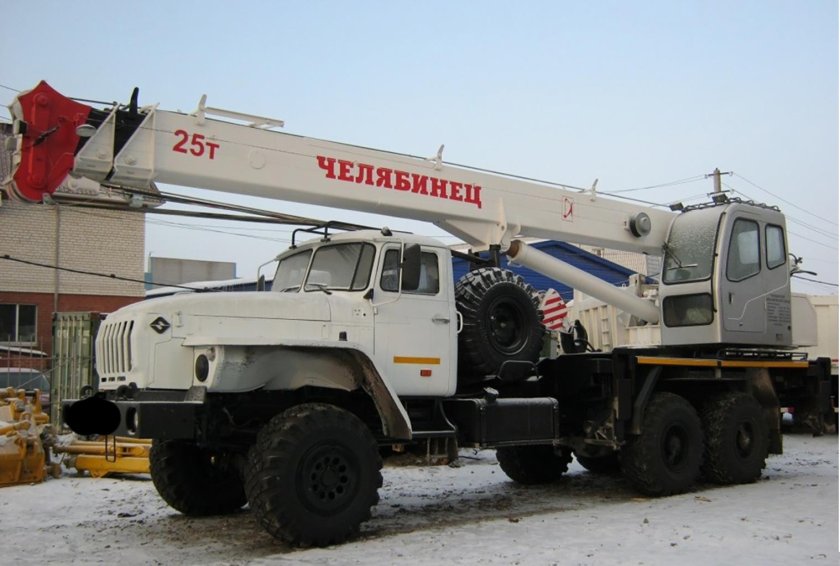 Кран 25 тонн Челябинец Урал