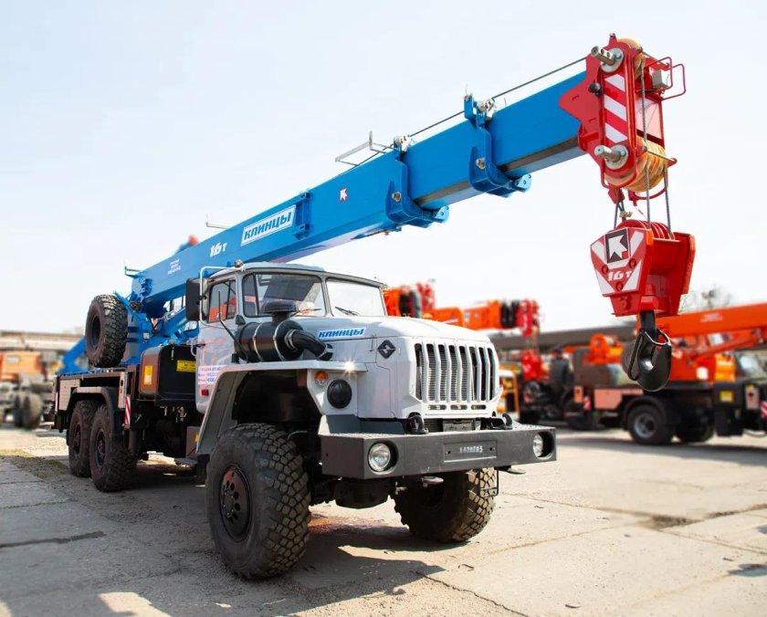 Автокран КС-35719