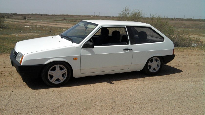 ВАЗ 2108 белая тонированная