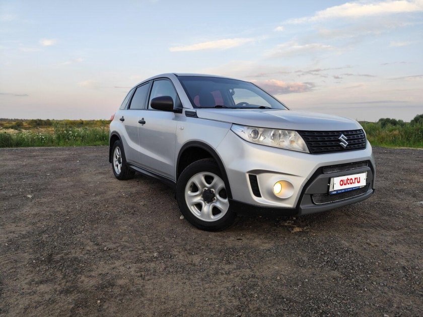 Сузуки витара серебристая