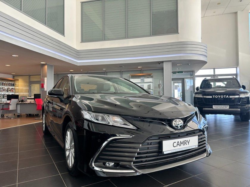 Новая тойота камри