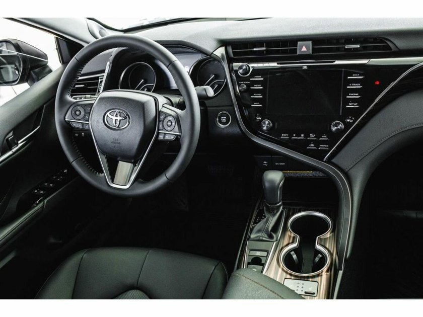 Toyota Camry 2018 салон