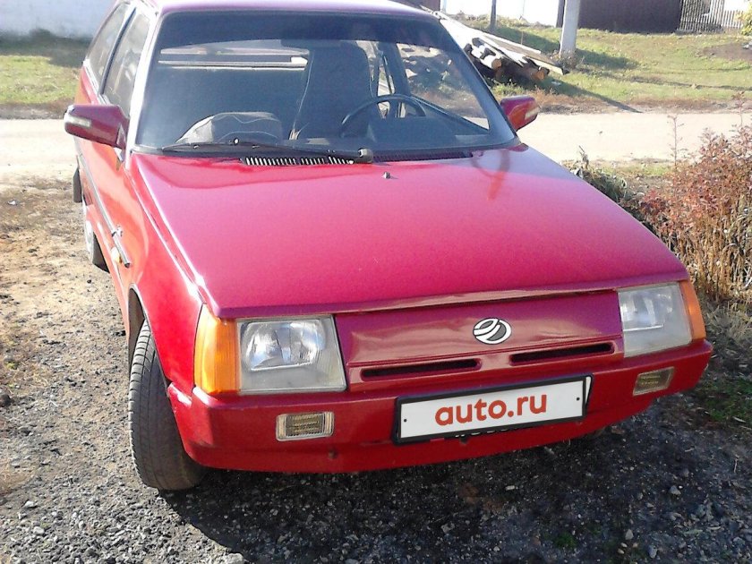 ЗАЗ 1102 Таврия красная