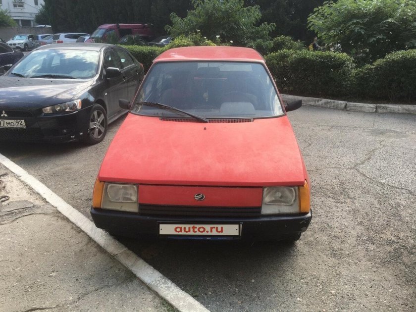 ЗАЗ 1102 Таврия красная