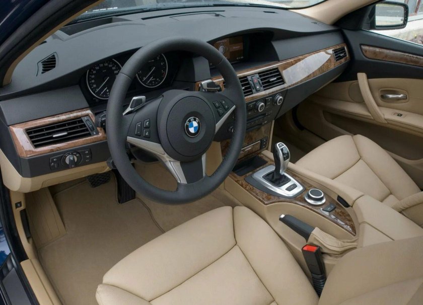 BMW 5 e60 салон