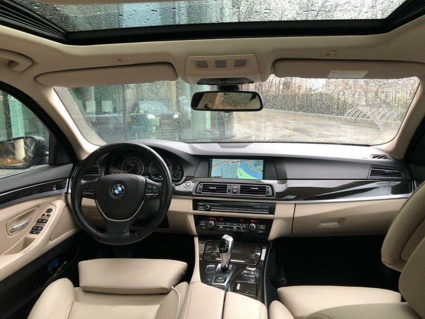BMW 523i 2011