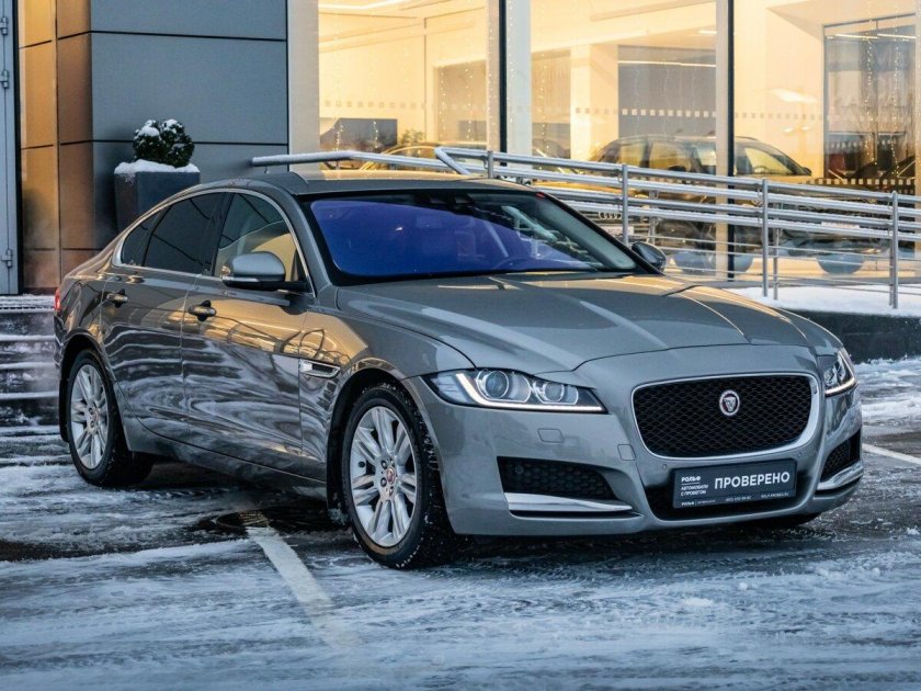 Jaguar xf 2016