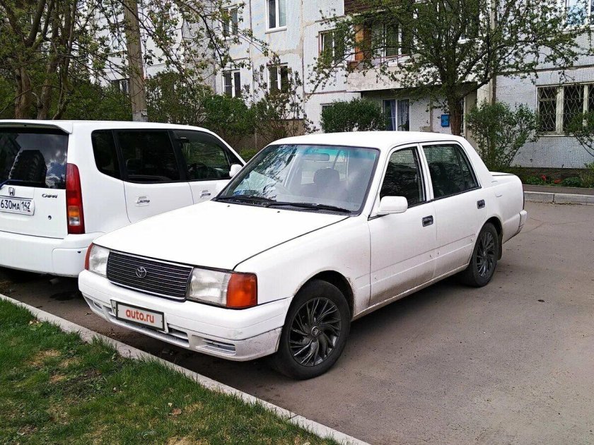 Toyota crown comfort 2001