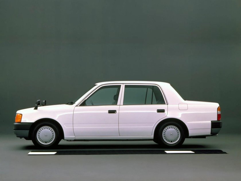 Toyota Crown Comfort