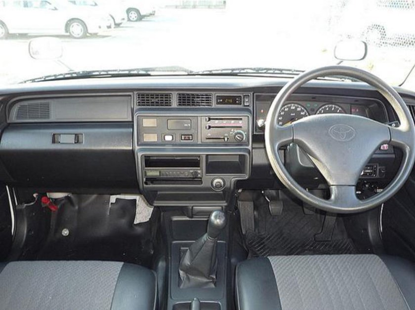 Toyota Crown Comfort