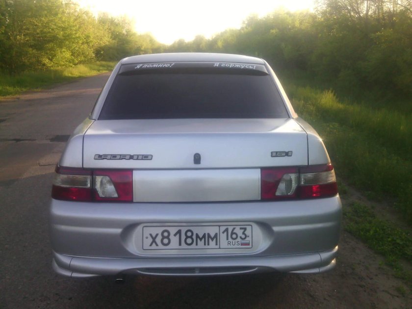 Катафот в цвет кузова ВАЗ 2110